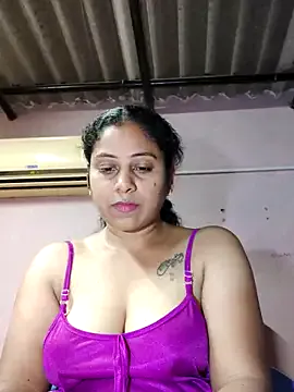 JENNIFERtamil on StripChat 