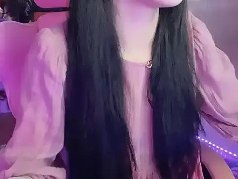 keelinnn19 on StripChat 