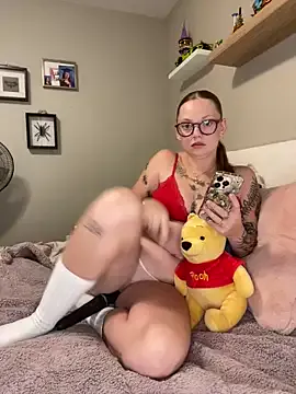 kelsred12 on StripChat