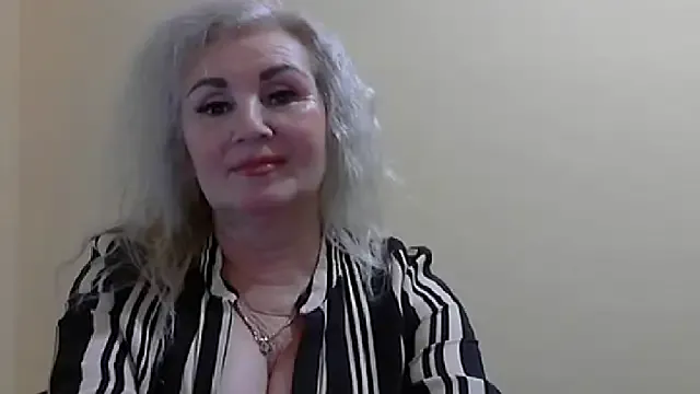 LadySexyBlond on StripChat