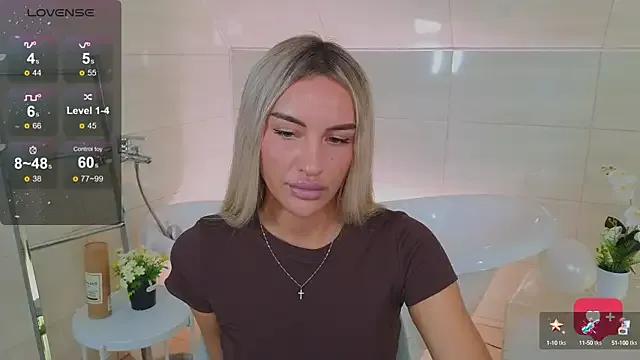 Leilalav on StripChat