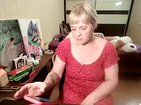 Lia_Laguna77 on StripChat