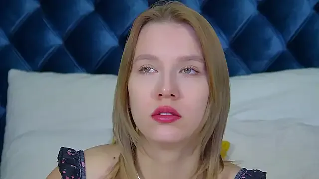 LiliLinn on StripChat 