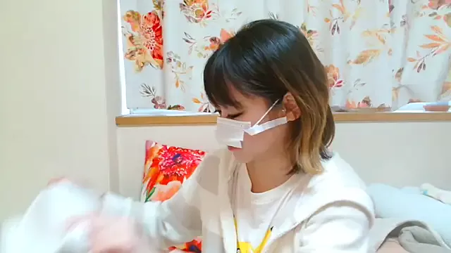 liliyRiSAcha-n on StripChat 