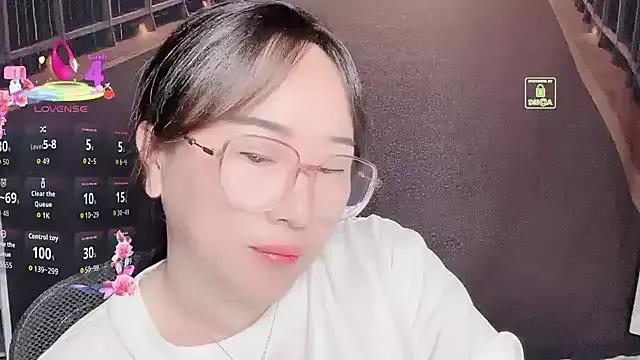 Liqinqin on StripChat 