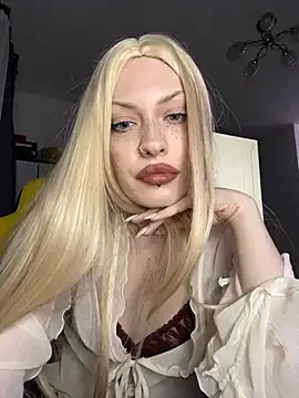 LolaBrattySweetie on StripChat 