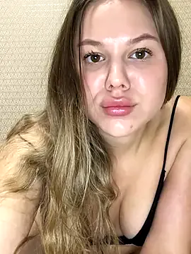 Lucy_Dell on StripChat