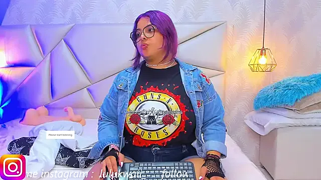 lulukawai16 on StripChat 