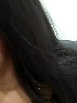 Maahhii_2 on StripChat 