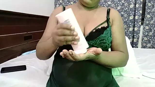 Maya_QueenSL on StripChat 