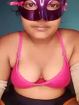 mimi87hoty on StripChat 