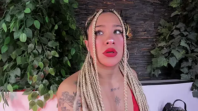 miss_danika on StripChat 