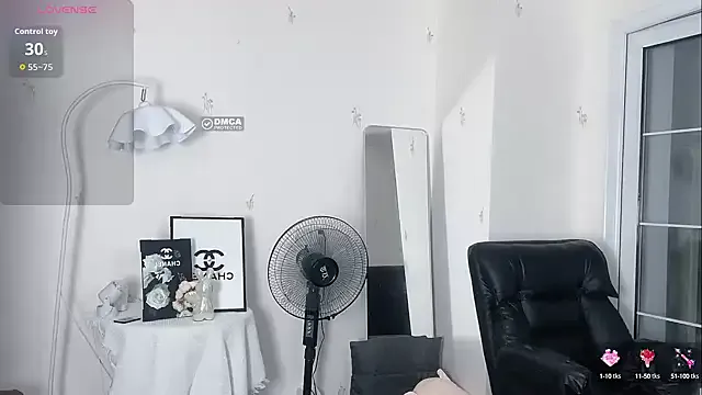 momo-5952 on StripChat 