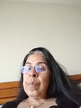 NakedMILFx — Steiptease