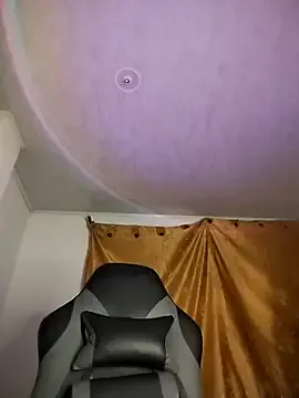 NAMISQUIRTT on StripChat