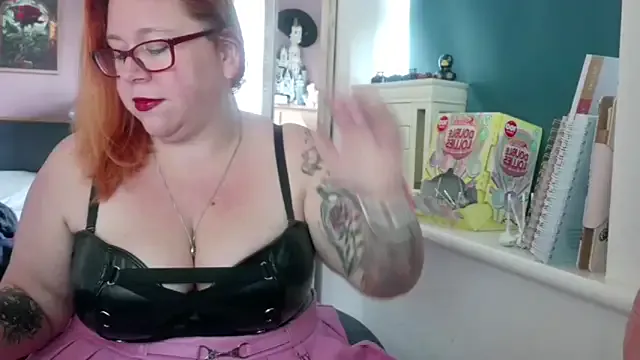 NikiDeeOfficial on StripChat 