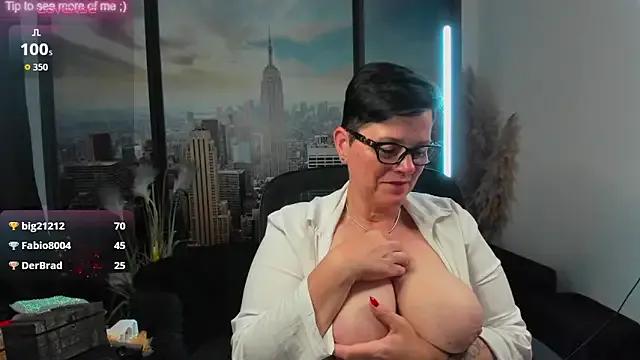 ninarandmann on StripChat