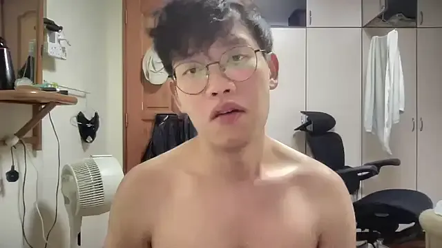 Passionatetwink2 on StripChat 