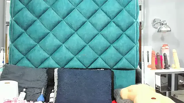 PENELOPELEWISs on StripChat 