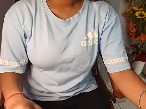 QUEEN_SUKU on StripChat 