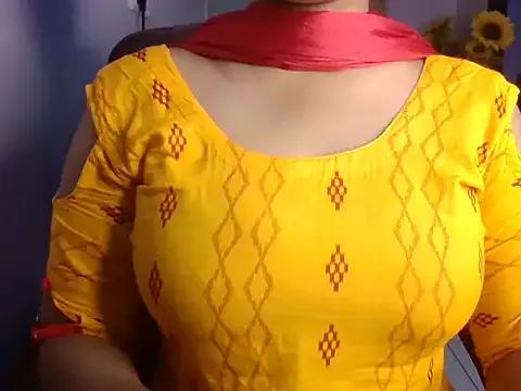 QUEEN_SUKU on StripChat 