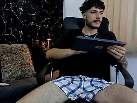 Rafael_Mendezz on StripChat 
