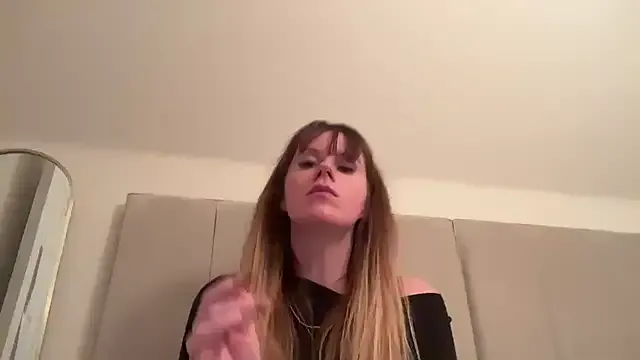 redheadrosie69 on StripChat