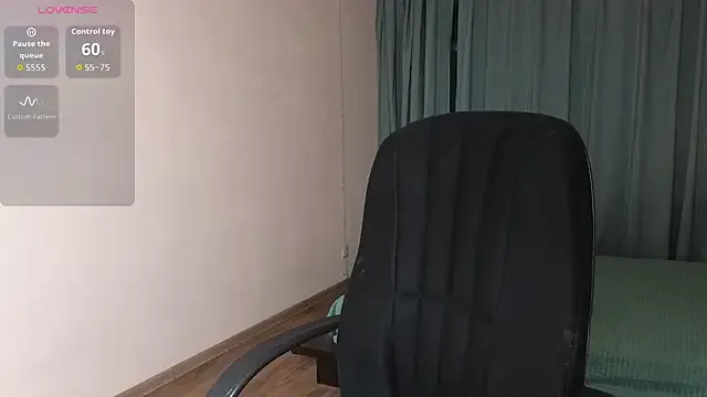 Rosette_Pricky — dance in the light of a strobe light