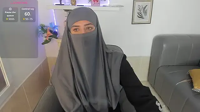 salma_arabicc on StripChat