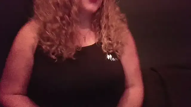 SaltyCurls — Lose that robe now!