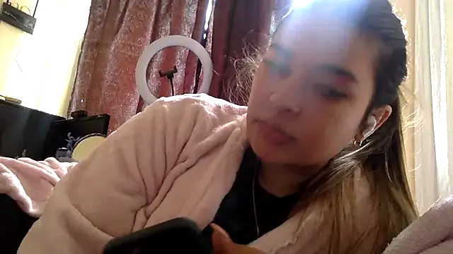 SaraCrow on StripChat 