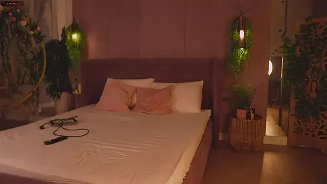 Smiley_Mia — Freechat on StripChat