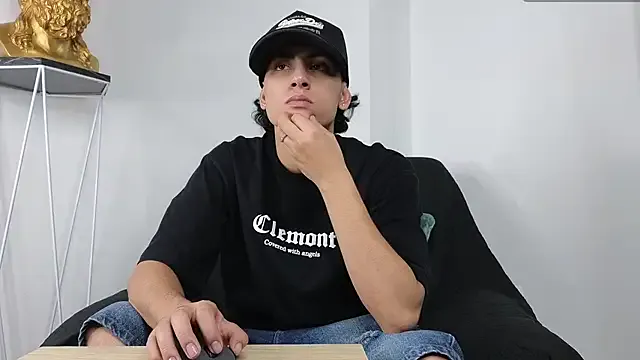 Stiven_Benet_ on StripChat