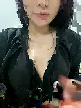 Sunny_babyy on StripChat 
