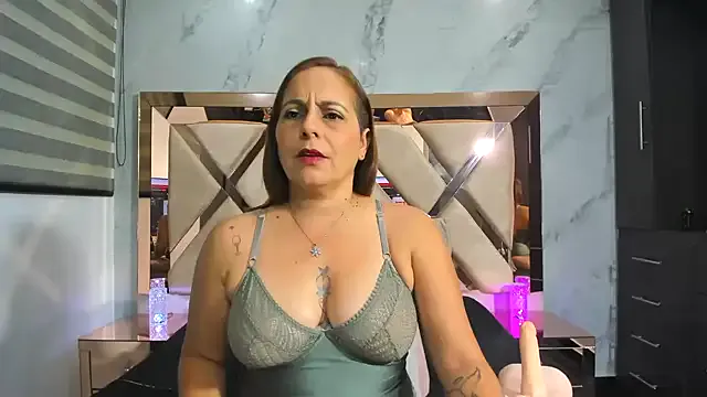 Susy_wisee on StripChat 