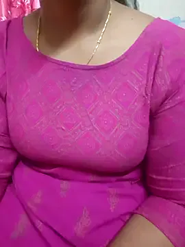 TAMIL-URVASHI — boobs oill show