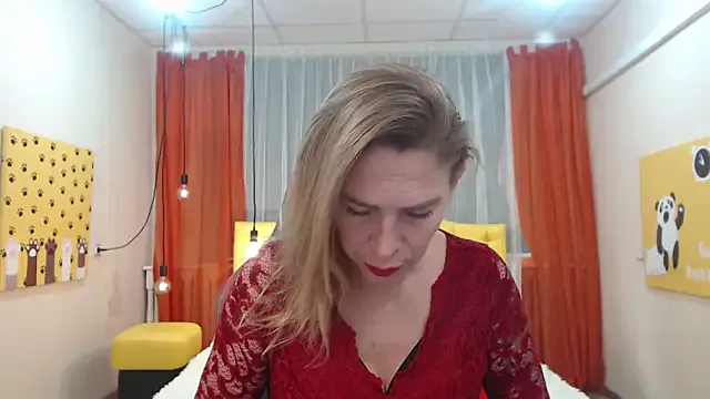 TessaDaybreak on StripChat 
