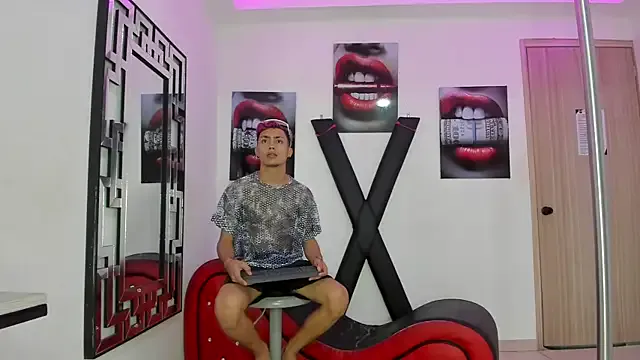 VERY_HOT_GUYS on StripChat