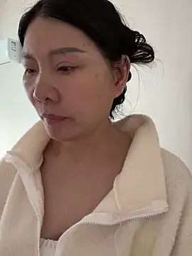 xiiuuff18 on StripChat 