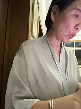 xiiuuff18 on StripChat 