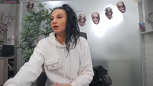 YaraXCox on StripChat 