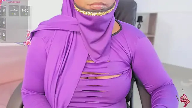 yasmin_elite — Shake my tits with the blouse on