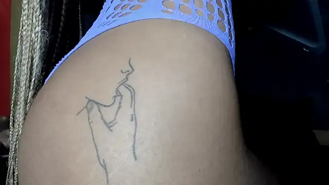 YayaHilton on StripChat 