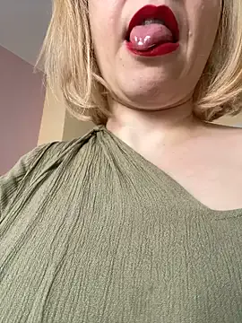 Yourdirtybitch — Spit on boobs