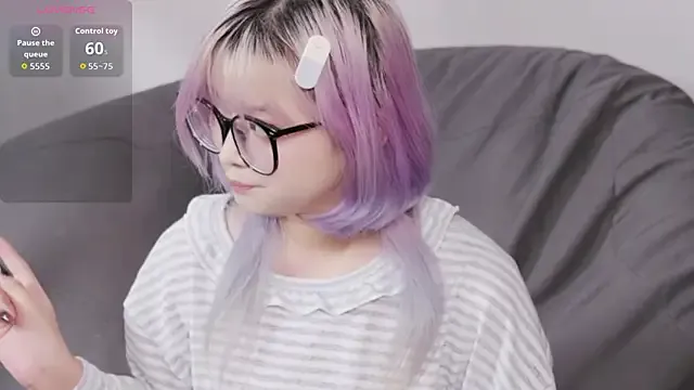 Yu_UwU_ on StripChat 