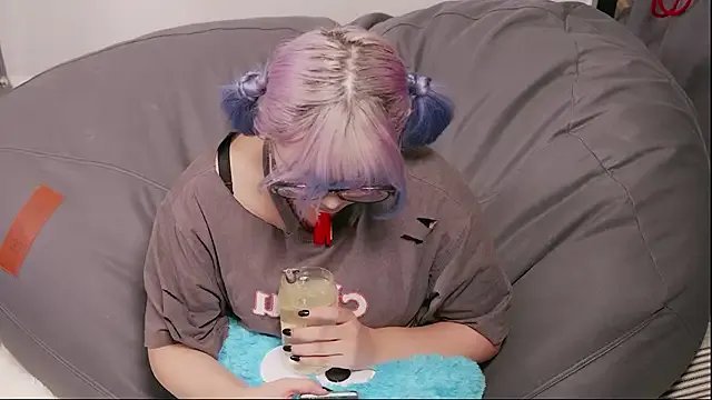 Yu_UwU_ on StripChat 