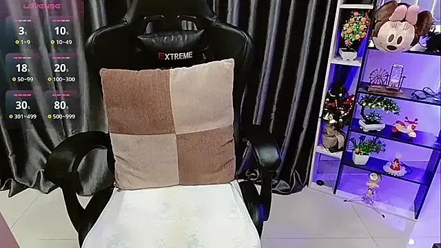 Yuki-yio — Helps me reach orgasm and squirt a big s