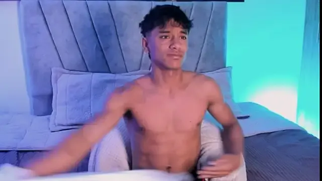 ZYZZ1312 on StripChat 