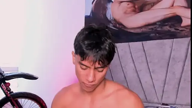 ZYZZ1312 on StripChat 